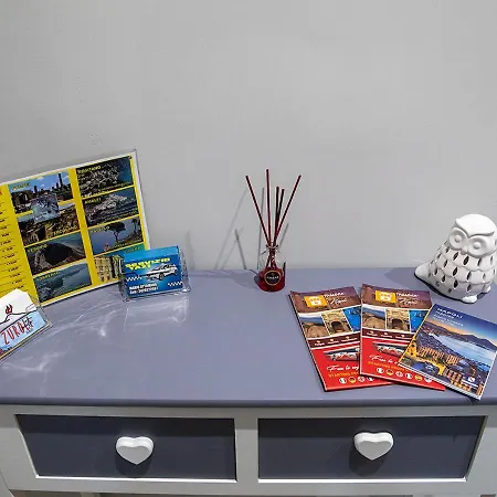 Zuroli Bed & Breakfast 4*