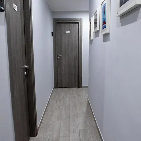 Zuroli Bed & Breakfast 4*