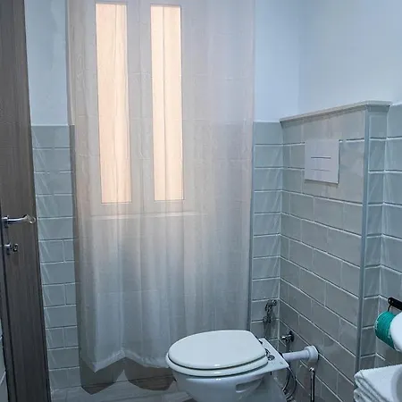 Zuroli Bed & Breakfast 4*