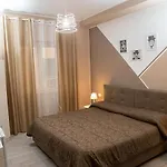 Zuroli 4*