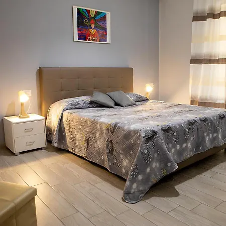 Zuroli Nocleg ze śniadaniem 4*