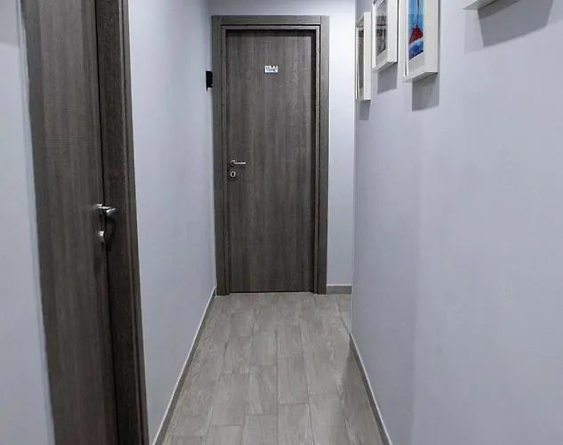 Zuroli Bed & Breakfast 4*