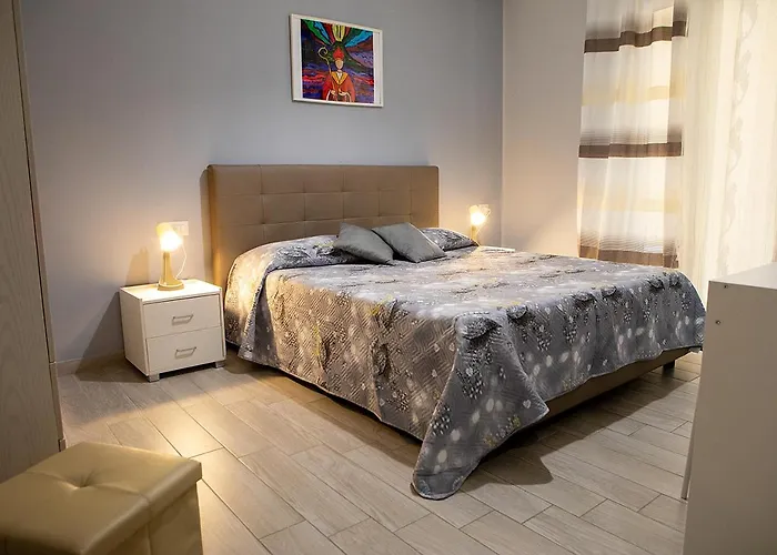 Zuroli Bed & Breakfast 4*