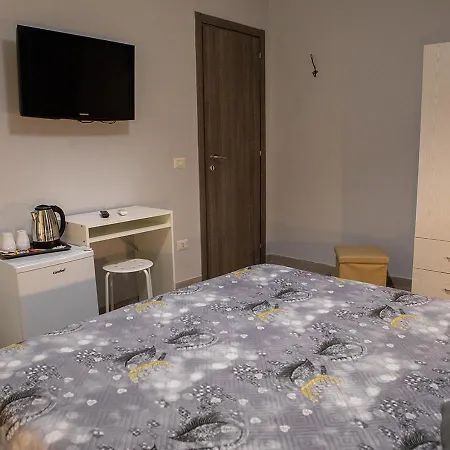 Zuroli Bed and Breakfast Νάπολη