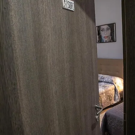 Zuroli Bed and Breakfast 4*